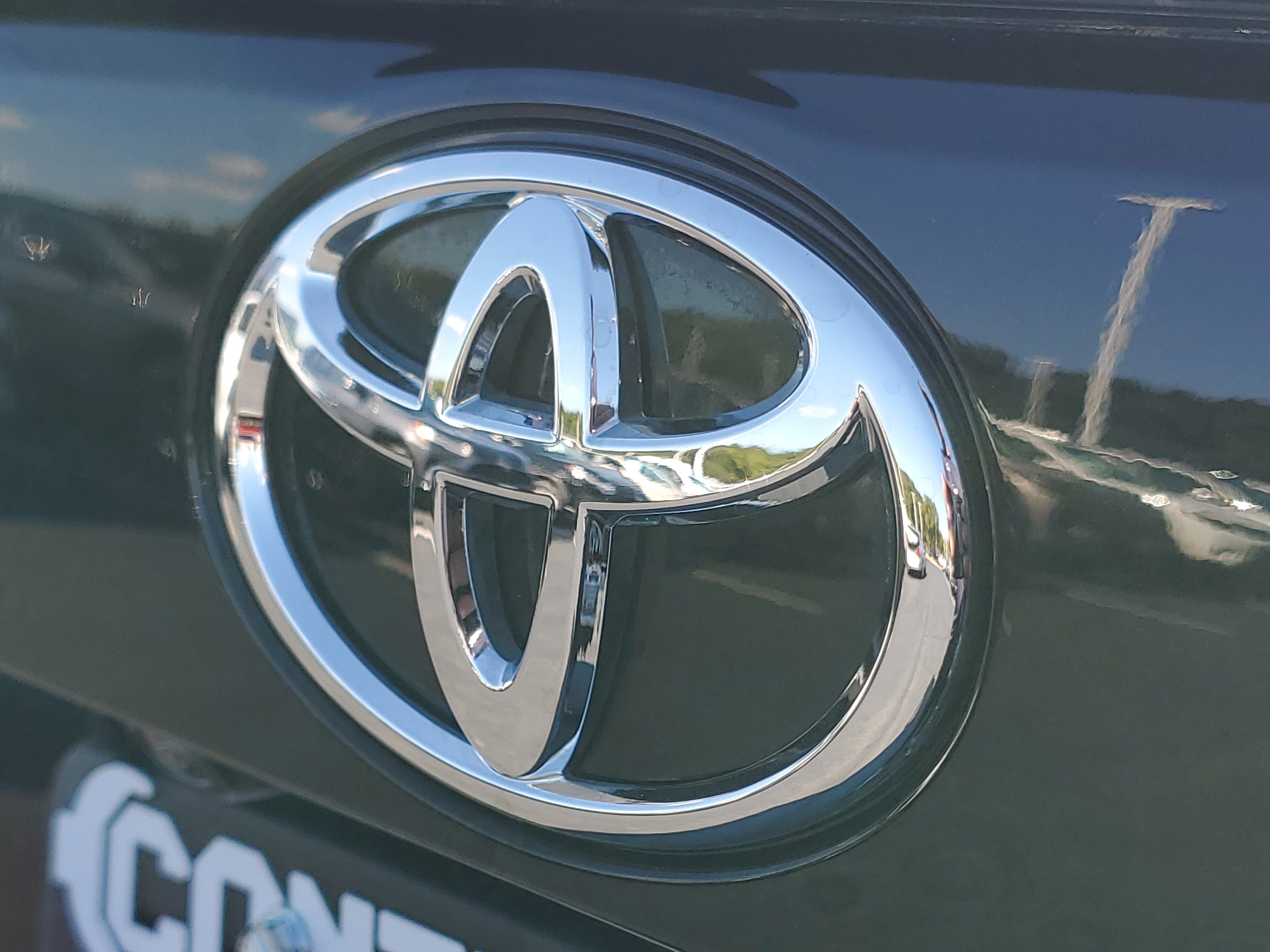 Certified 2025 Toyota RAV4 LE AWD/4WD image 9