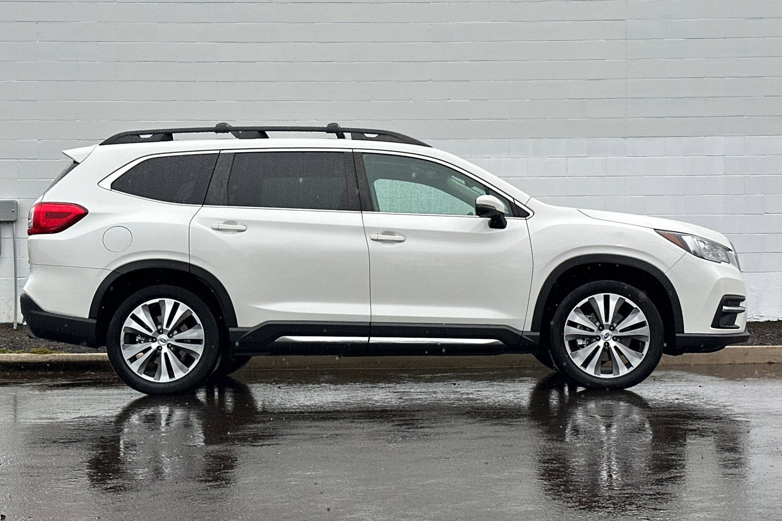 Used 2019 Subaru Ascent Limited w/ Popular Package #3 image 3