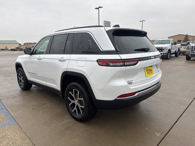 New 2025 Jeep Grand Cherokee Limited w/ Trailer Tow Package image 6