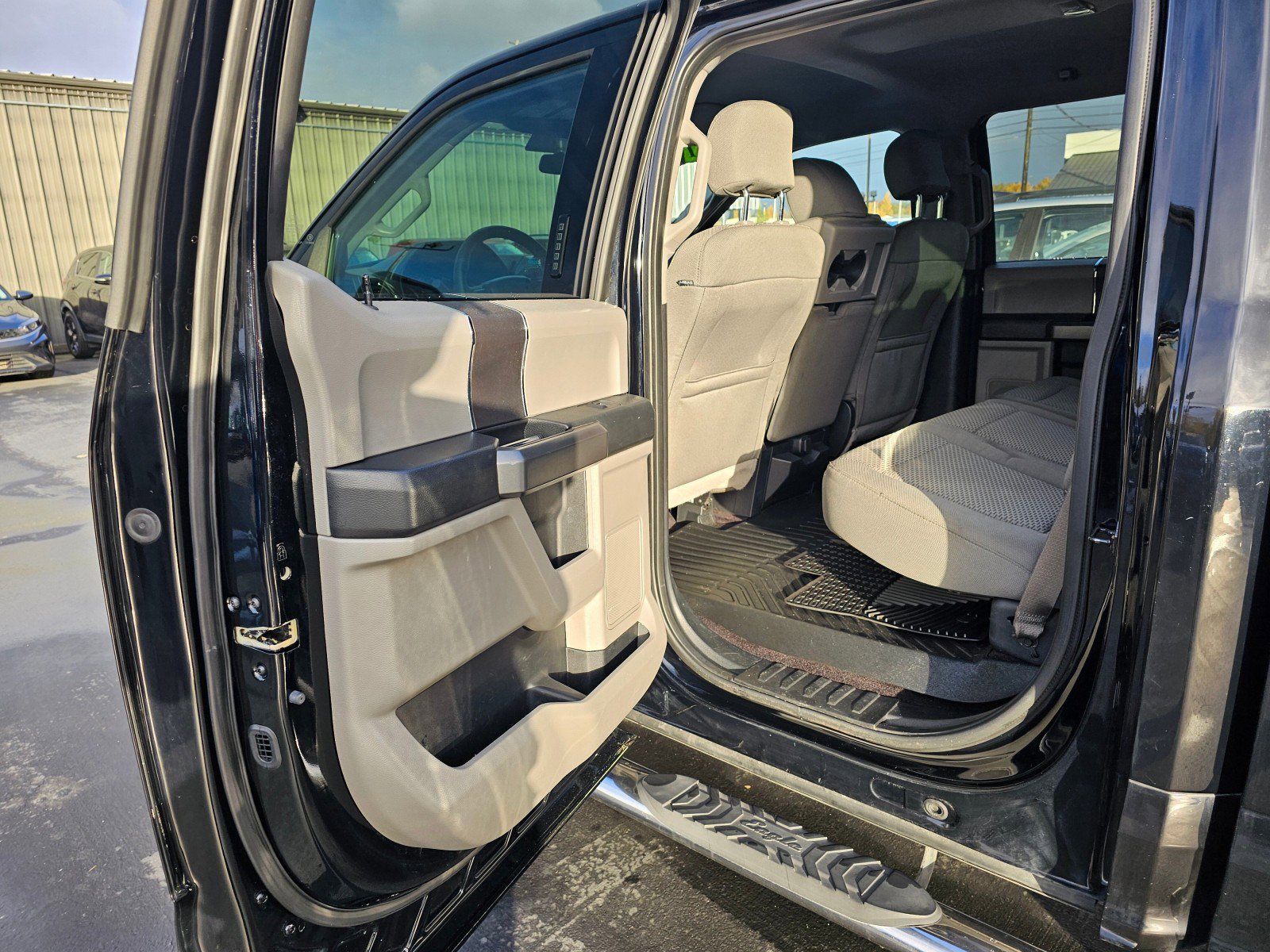 Used 2016 Ford F150 XLT image 22