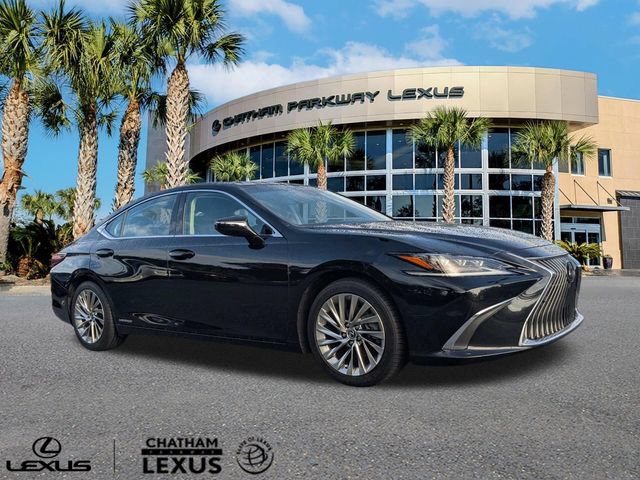 Used 2019 Lexus ES 300h Ultra Luxury w/ Accessory Package 2 FWD image 1