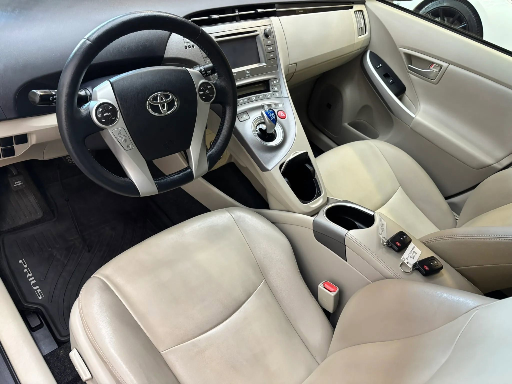Used 2014 Toyota Prius Four FWD image 9