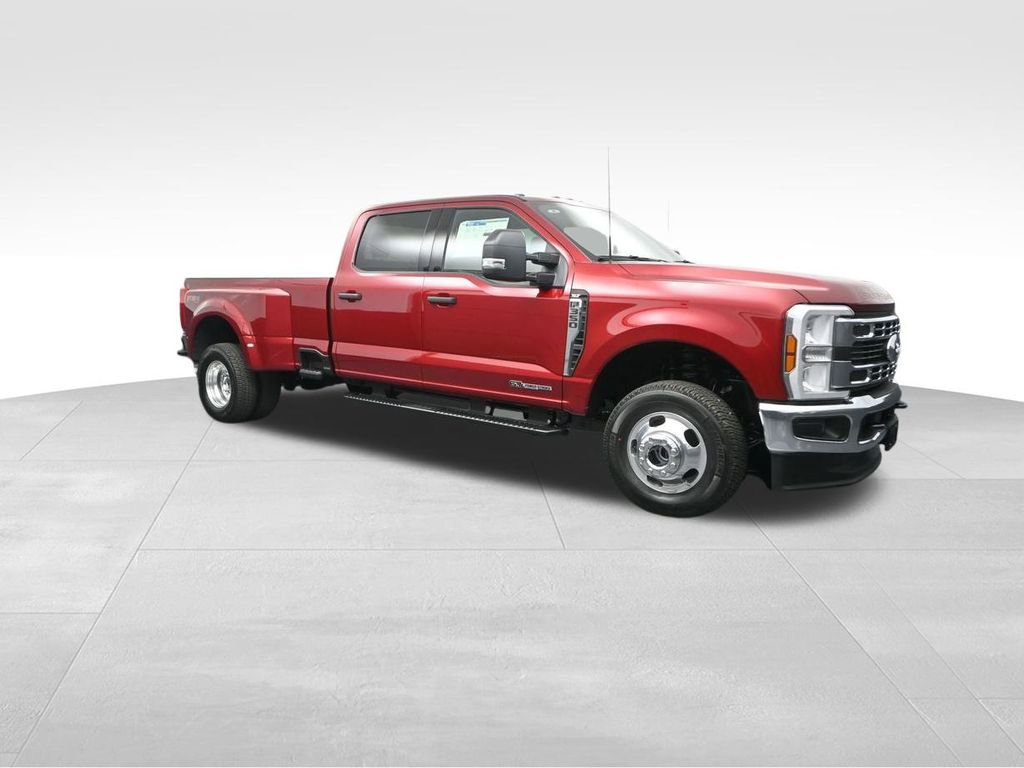 New 2025 Ford F350 XLT w/ FX4 Off-Road Package image 2