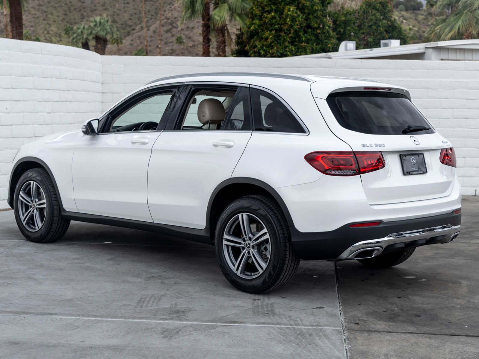 Used 2020 Mercedes-Benz GLC 300 4MATIC image 7