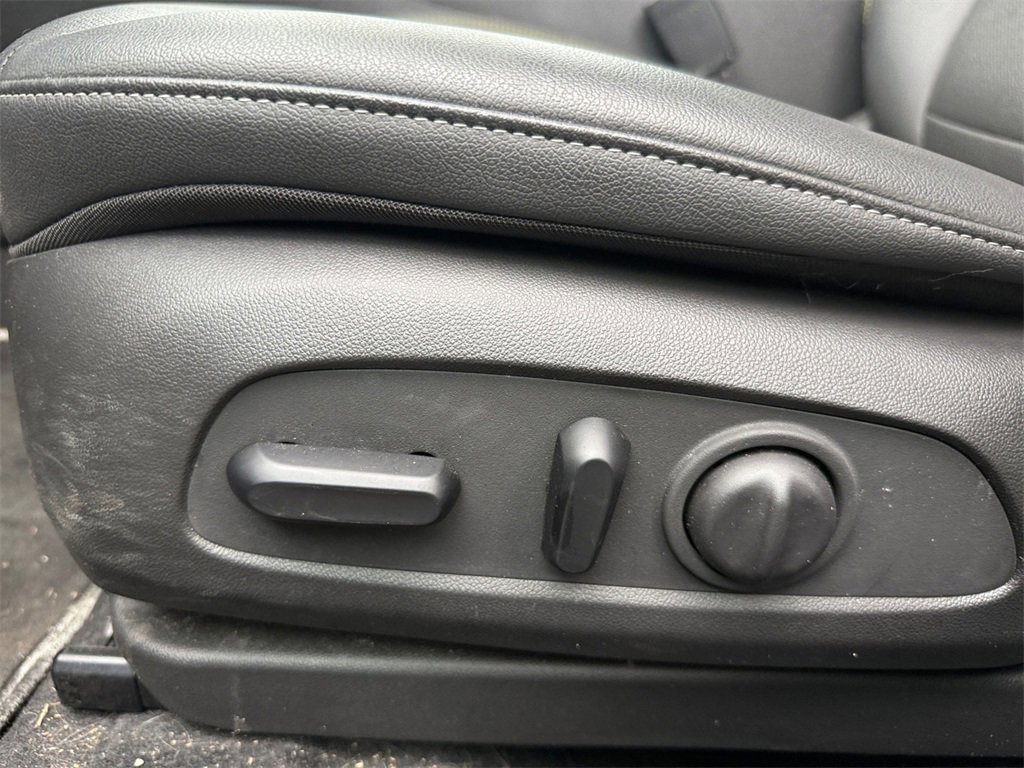 Used 2024 Chevrolet Trax ACTIV w/ Sunroof Package image 13