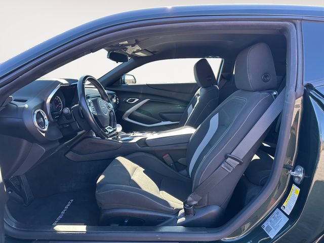 Used 2020 Chevrolet Camaro LT RWD image 9