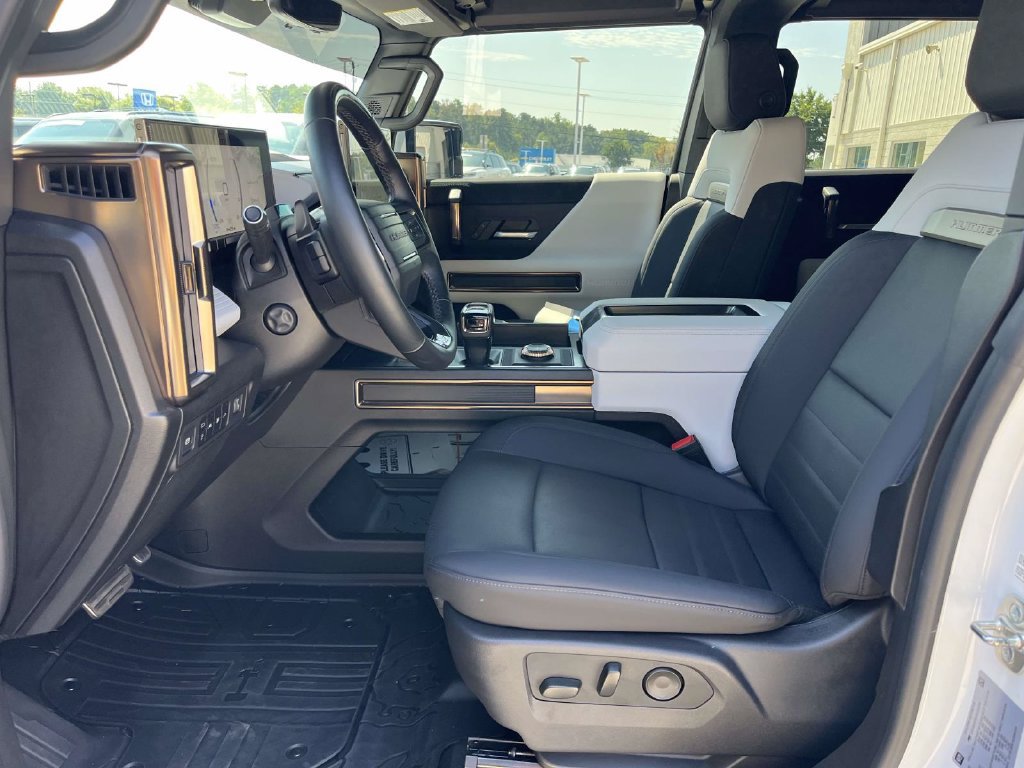 Used 2025 GMC Hummer EV 2X AWD/4WD image 14
