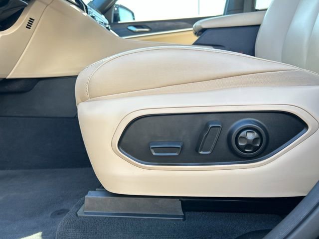 Used 2024 Jeep Grand Cherokee Limited w/ Black Appearance Package image 37