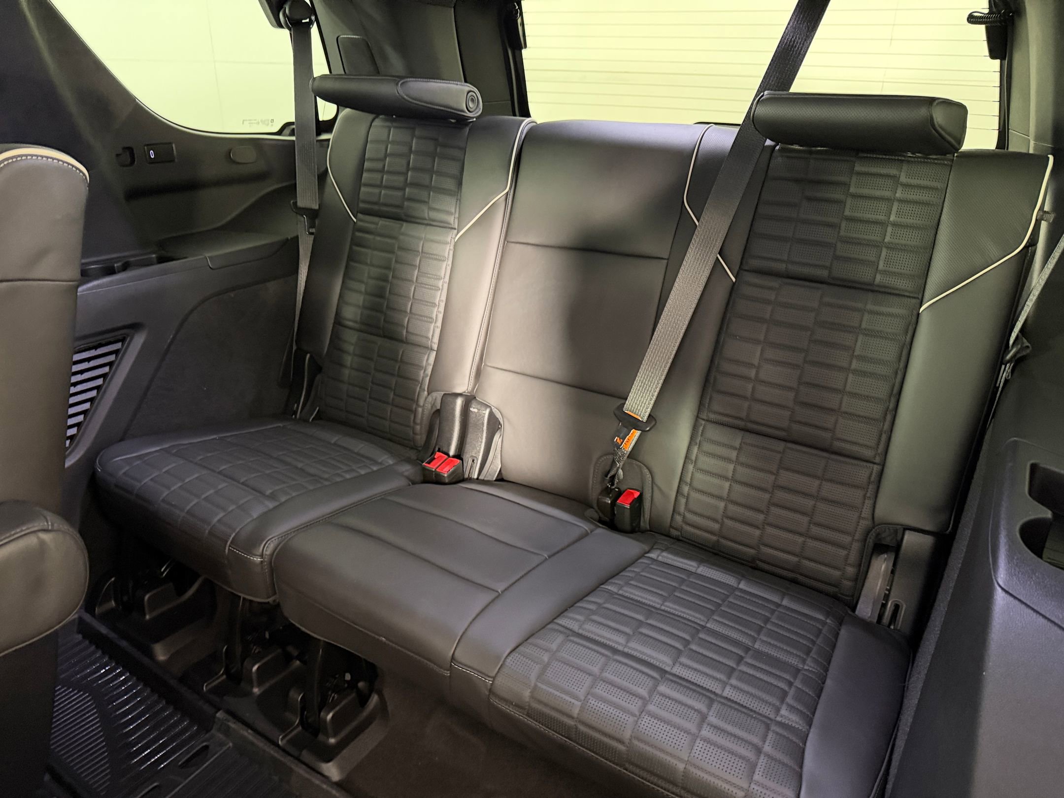 Used 2024 Cadillac Escalade Sport Platinum w/ LPO, ONYX Package AWD/4WD image 23