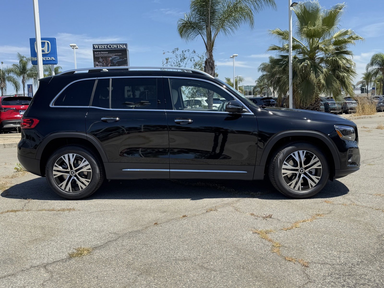 New 2026 Mercedes-Benz GLB 250 image 9