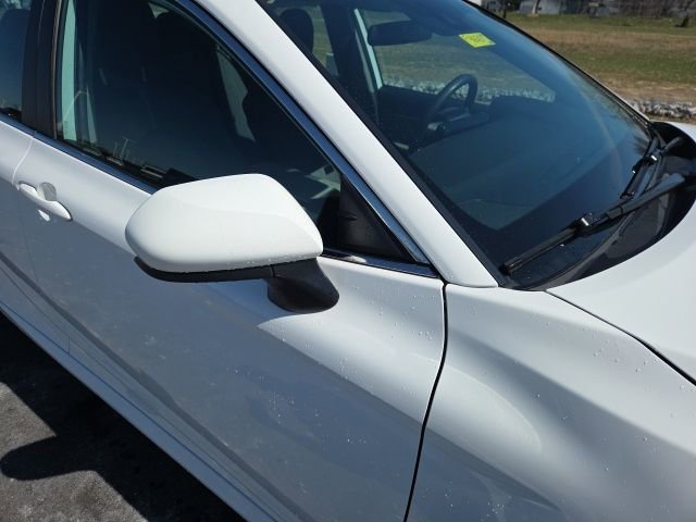 Used 2024 Toyota Camry LE image 5