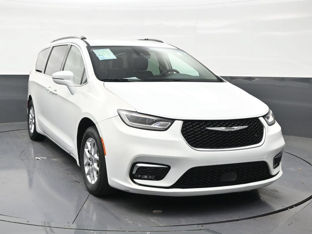 Used 2022 Chrysler Pacifica Touring-L FWD image 7