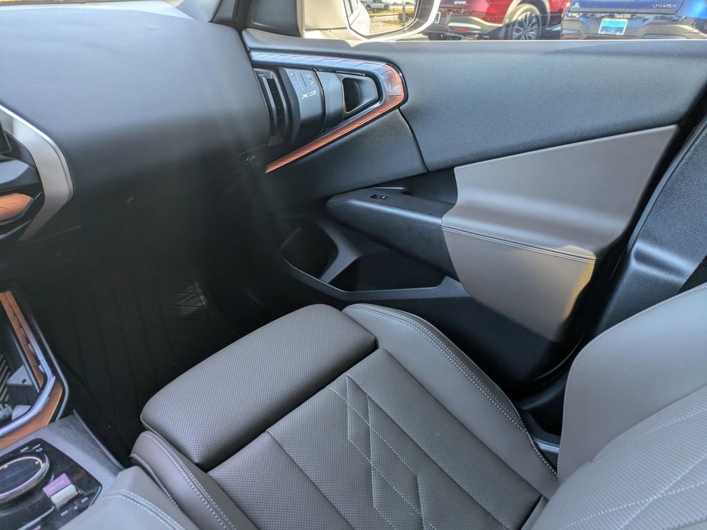 Used 2025 BMW X3 xDrive30i w/ Convenience Package image 18