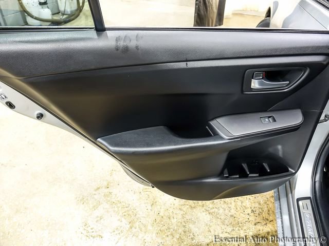 Used 2016 Toyota Camry LE image 18