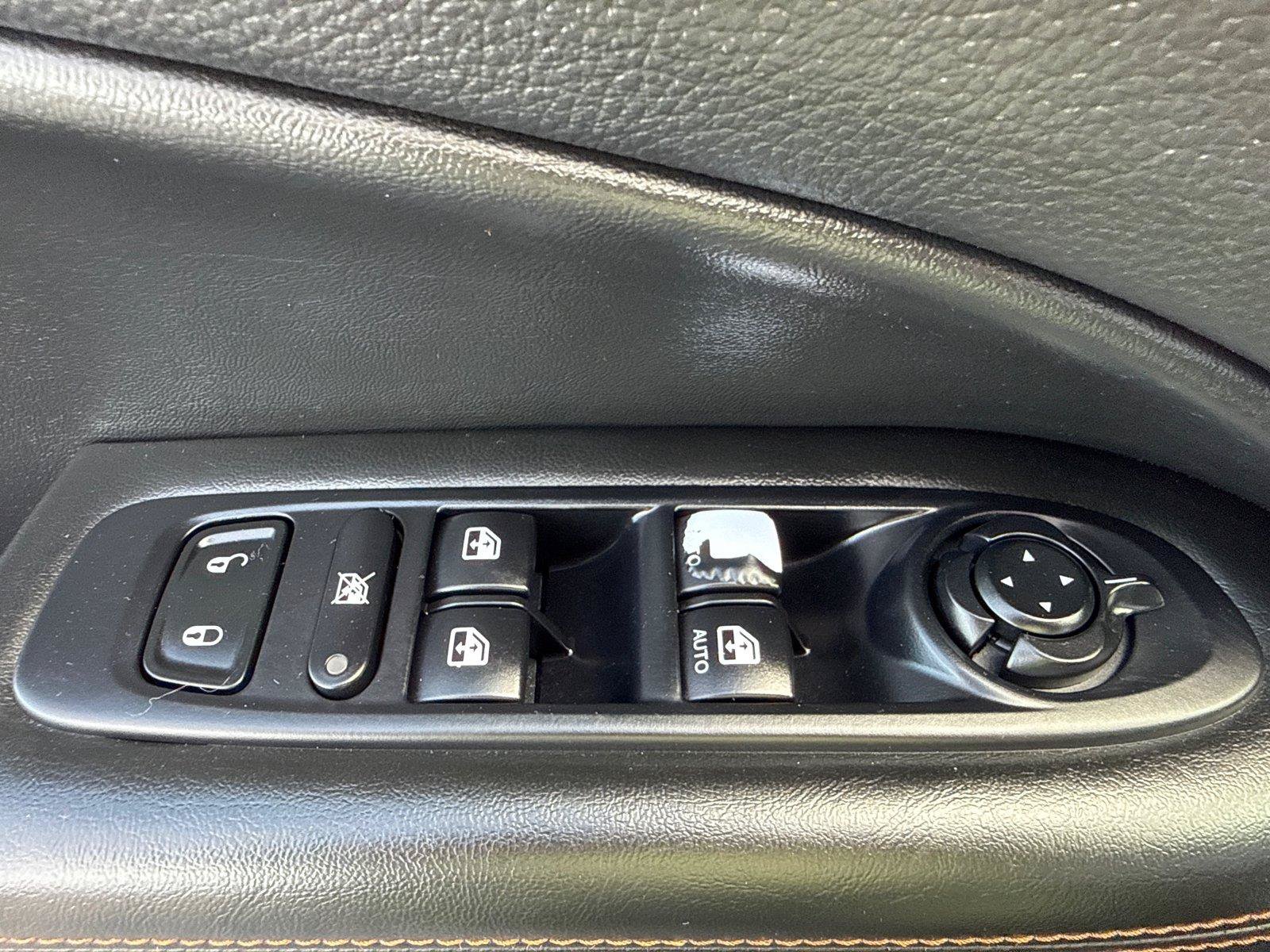 Used 2018 Jeep Compass Limited w/ Navigation Group AWD/4WD image 11