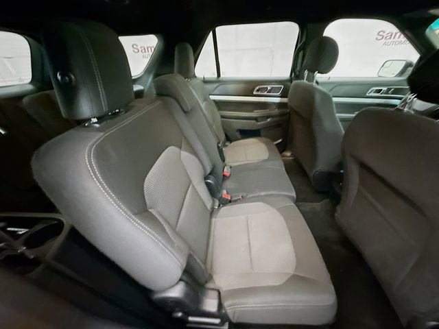 Used 2016 Ford Explorer XLT w/ Equipment Group 201A FWD image 26