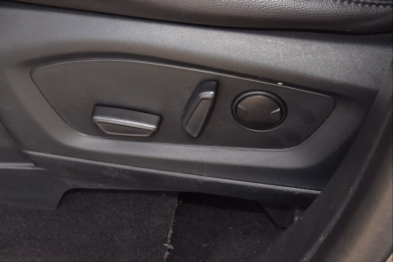 Used 2023 Ford Explorer Limited w/ Limited Technology Package image 31