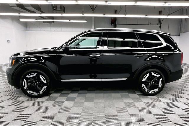 Used 2025 Kia Telluride S AWD/4WD image 14