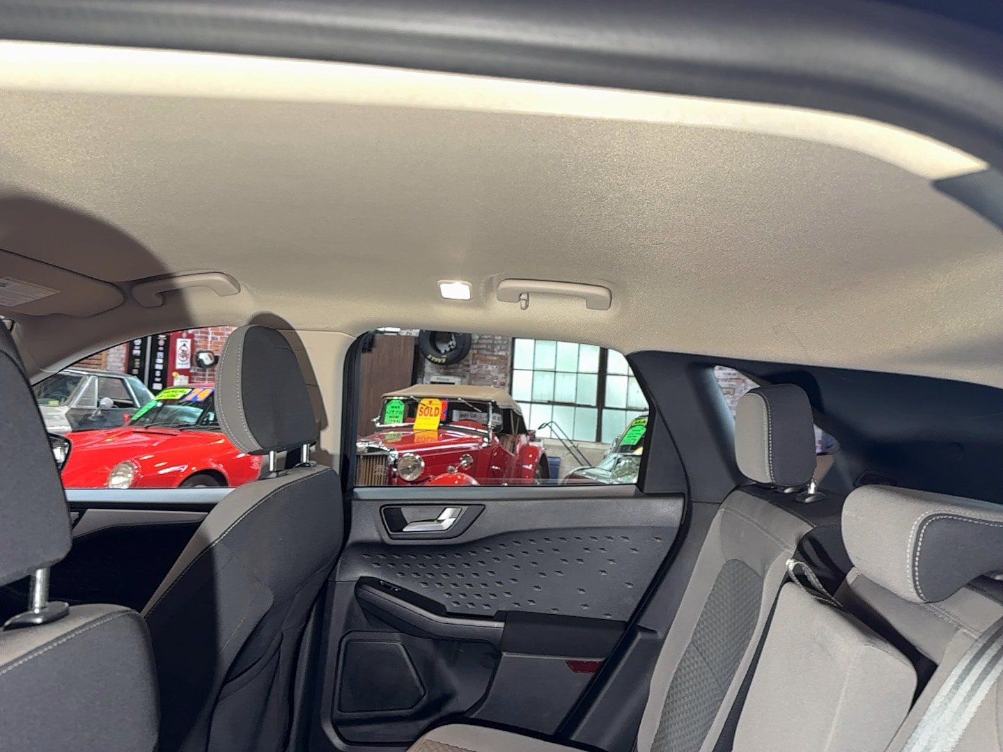 Used 2020 Ford Escape SE FWD image 59