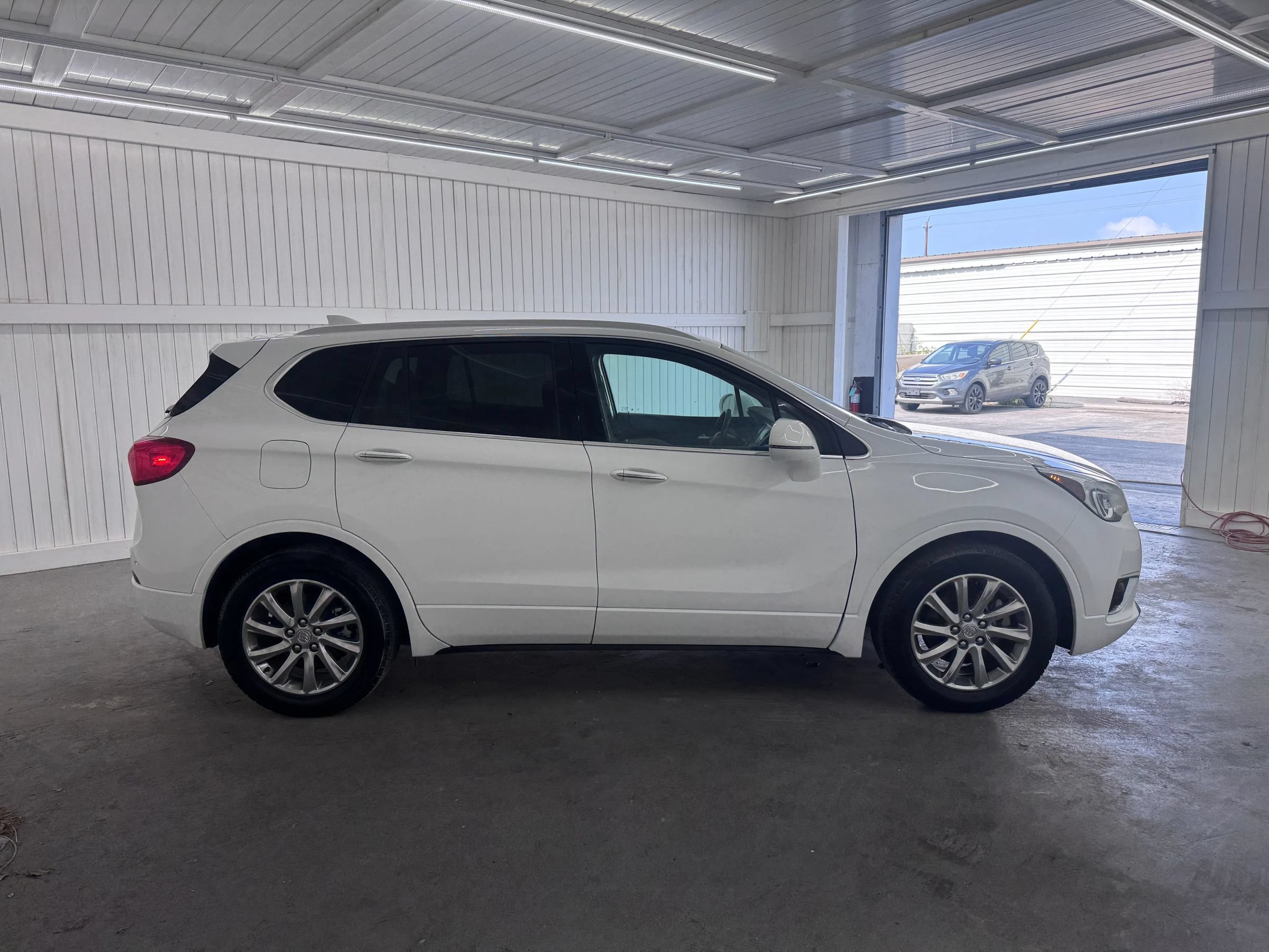 Used 2020 Buick Envision Essence FWD image 4