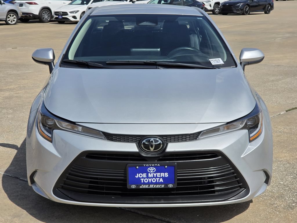 Used 2025 Toyota Corolla LE FWD image 3