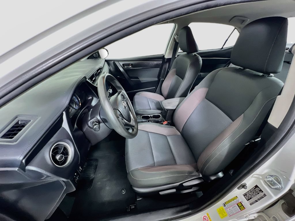 Used 2017 Toyota Corolla LE FWD image 13