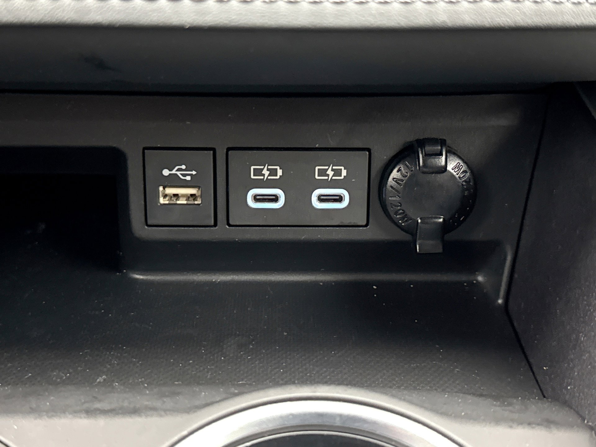 Used 2023 Toyota Highlander L image 15