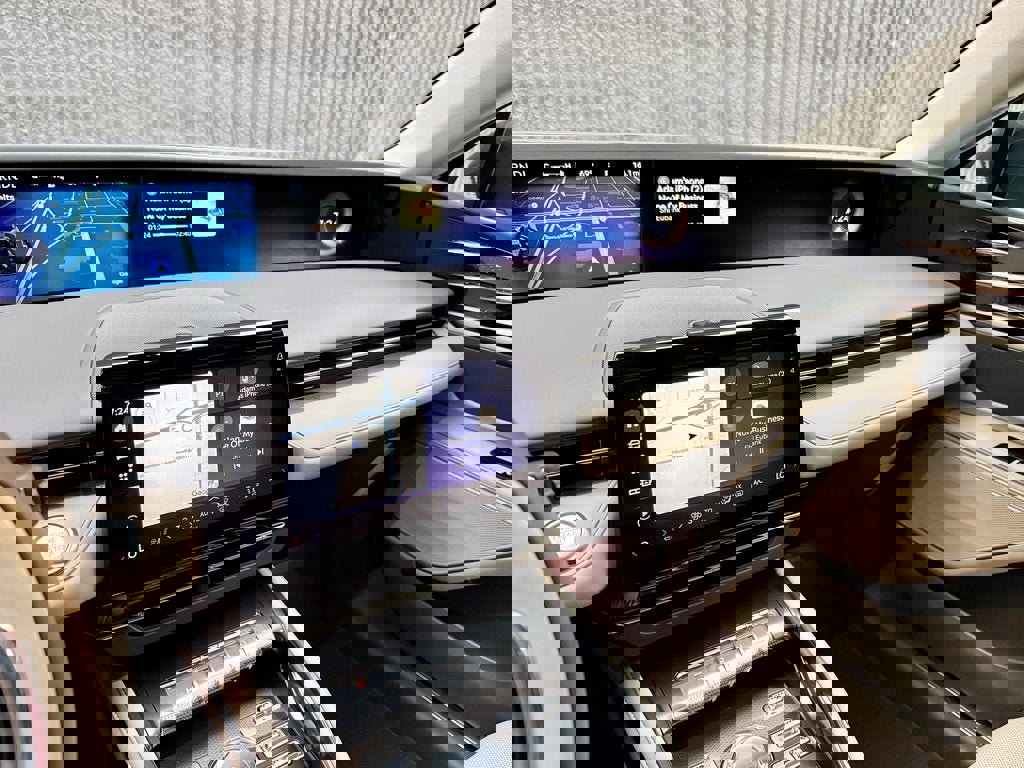 New 2025 Lincoln Nautilus Premier w/ Jet Appearance Package image 22