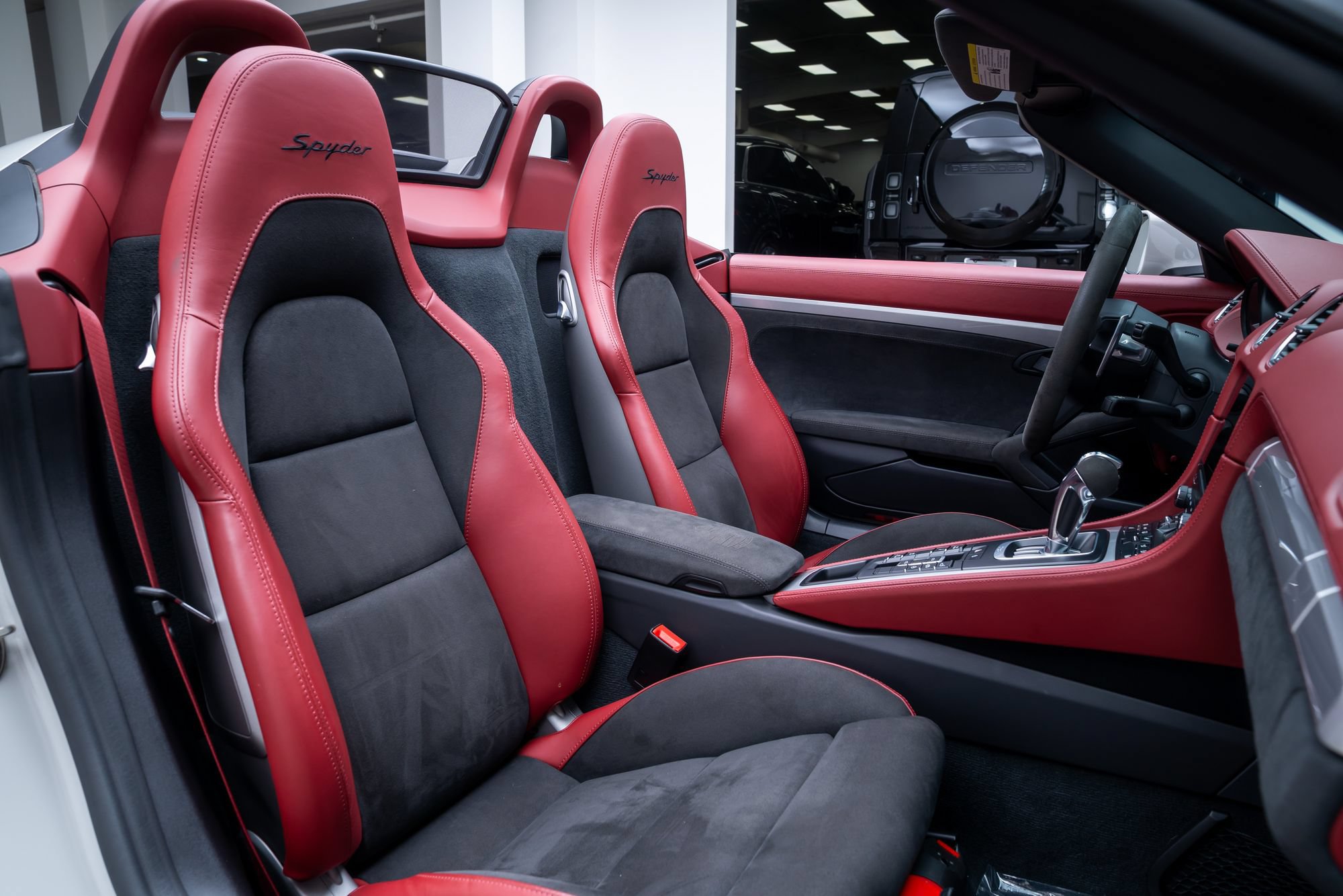 Used 2021 Porsche 718 Boxster Spyder RWD image 34