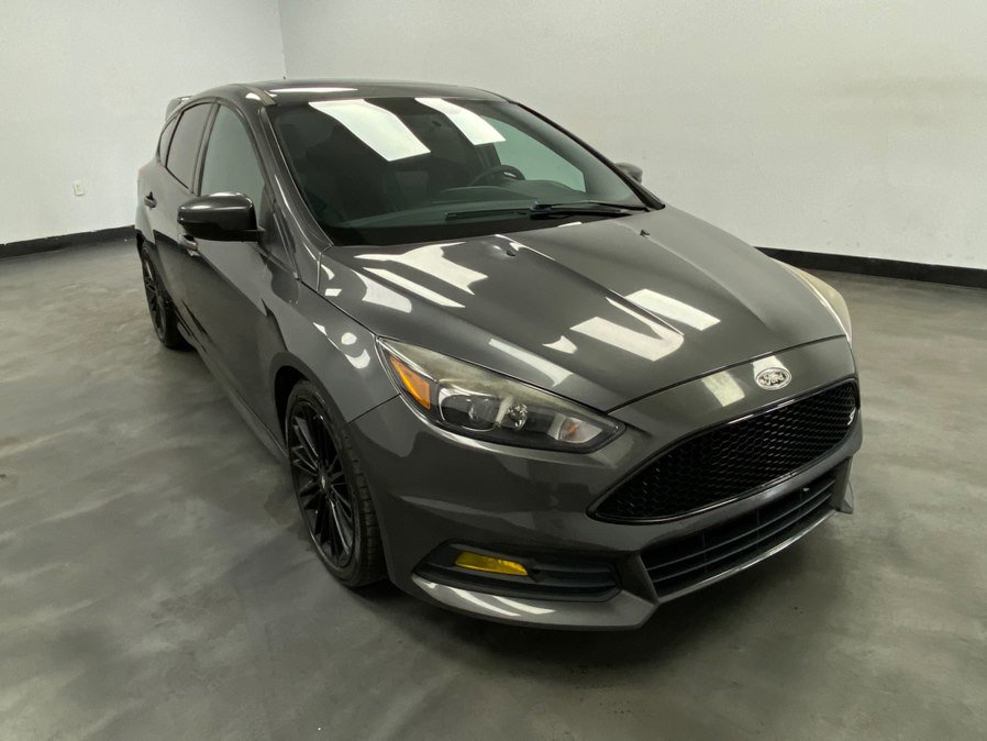 Used 2017 Ford Focus ST w/ Equipment Group 401A image 8