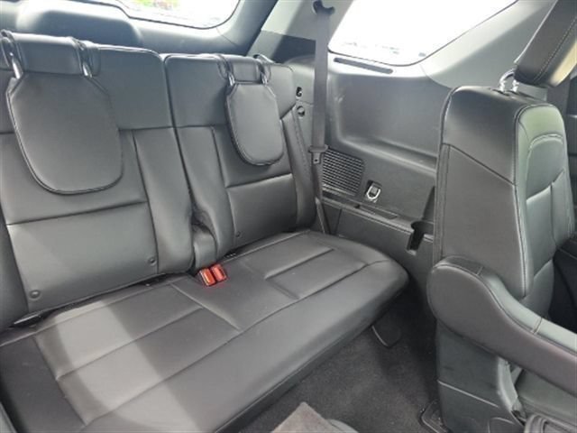 Used 2023 Ford Explorer XLT w/ Equipment Group 202A AWD/4WD image 7