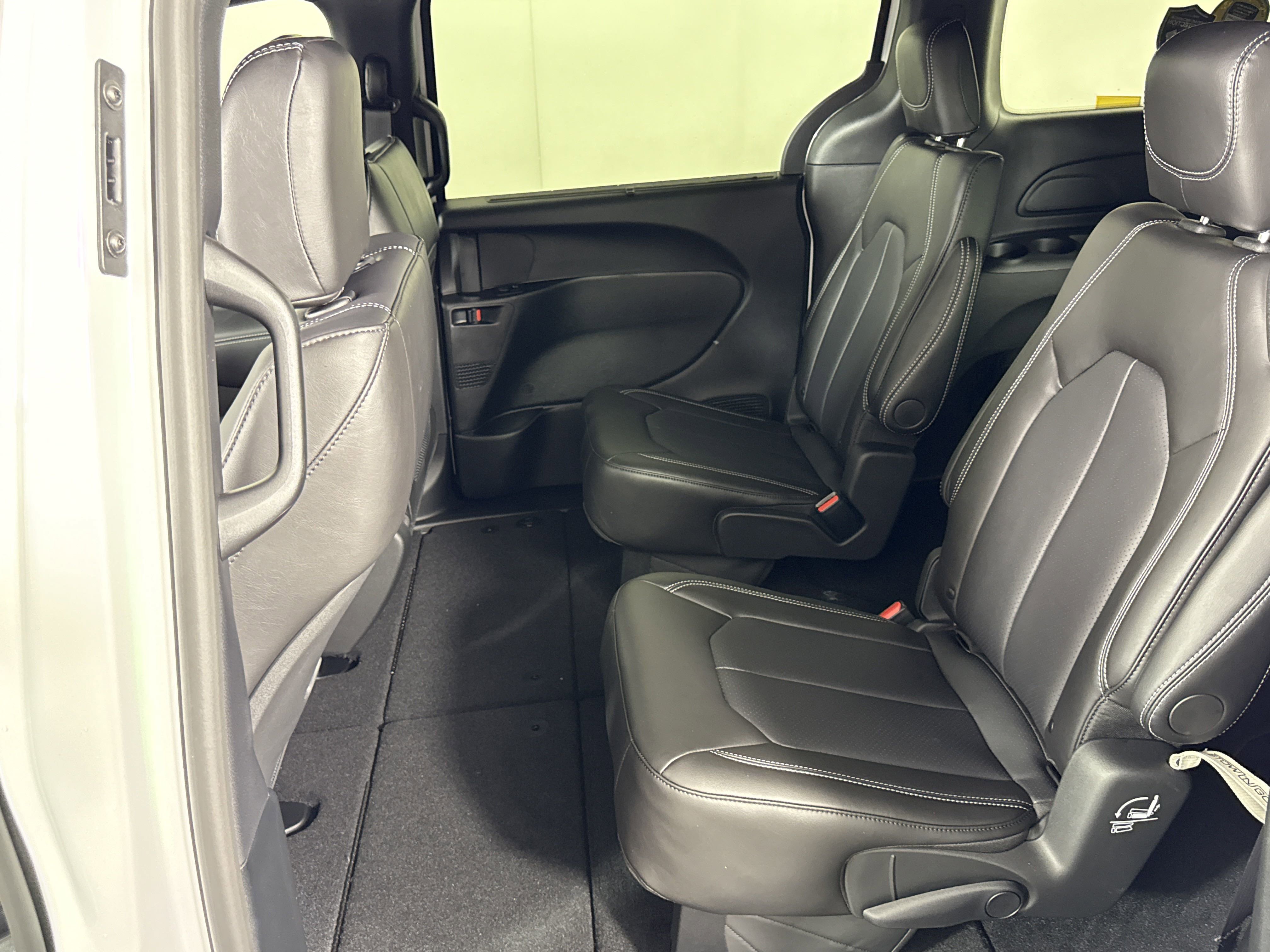 New 2026 Chrysler Voyager LX image 14