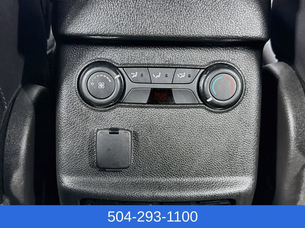 Used 2015 Ford Explorer XLT w/ Equipment Group 202A FWD image 24