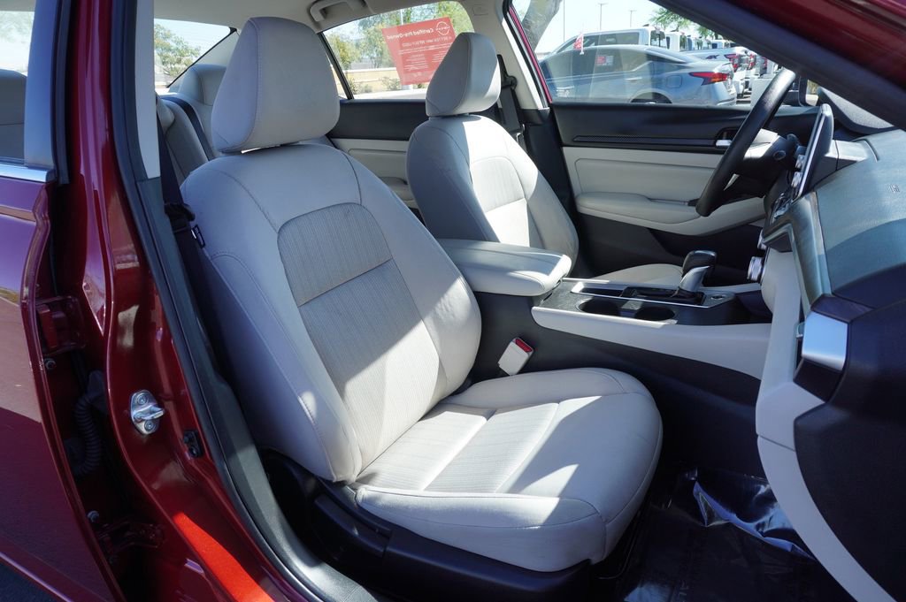 Certified 2025 Nissan Altima 2.5 SV image 12