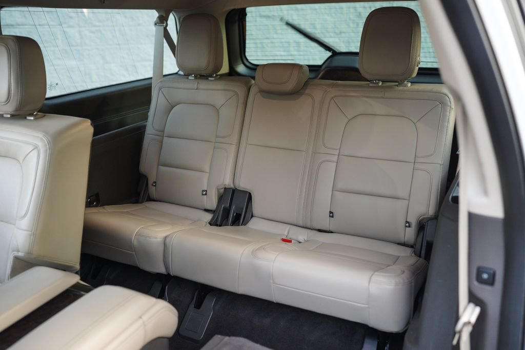 Used 2023 Lincoln Navigator L Reserve AWD/4WD image 24