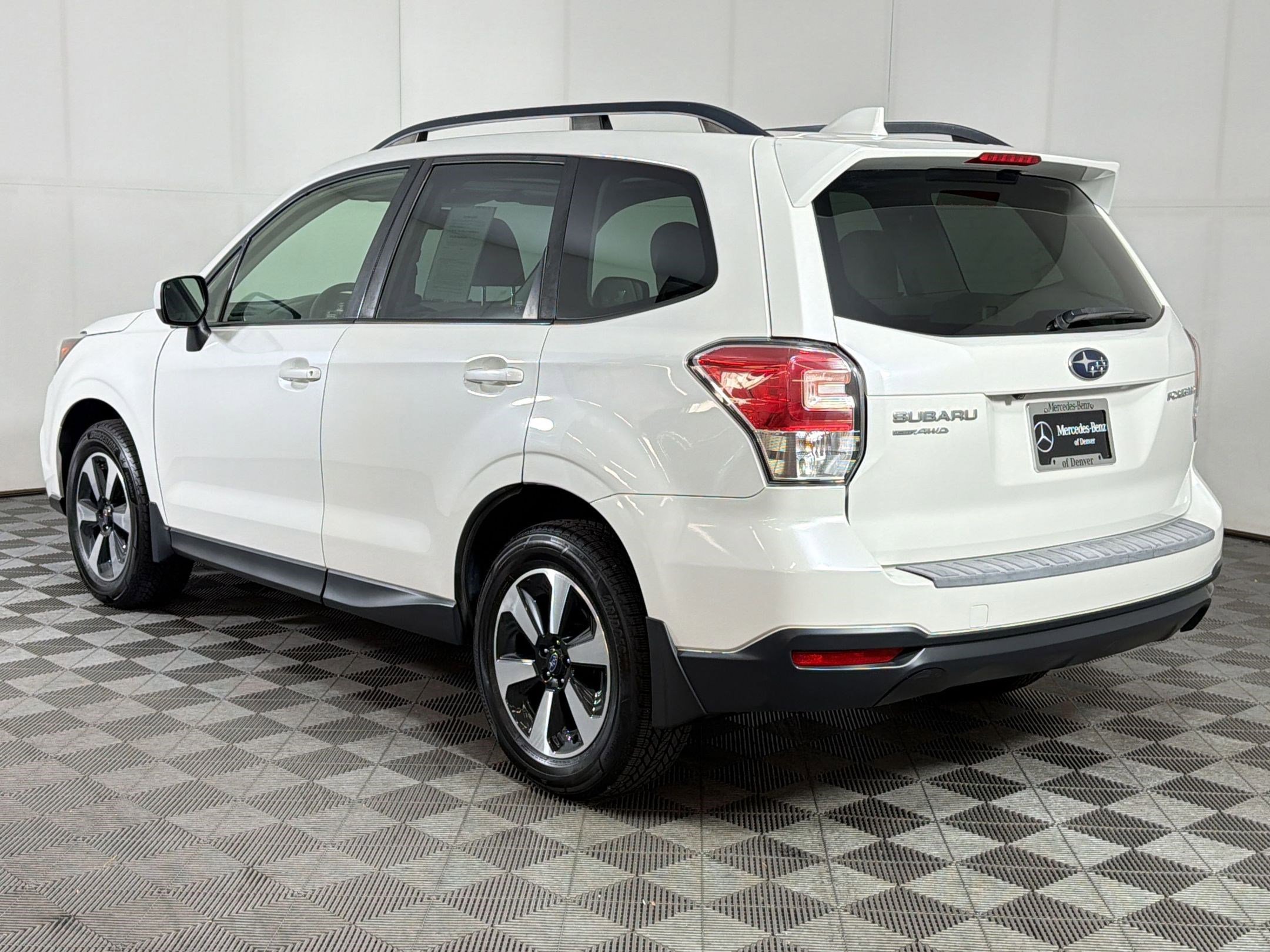 Used 2018 Subaru Forester 2.5i Premium w/ All-Weather Package image 3