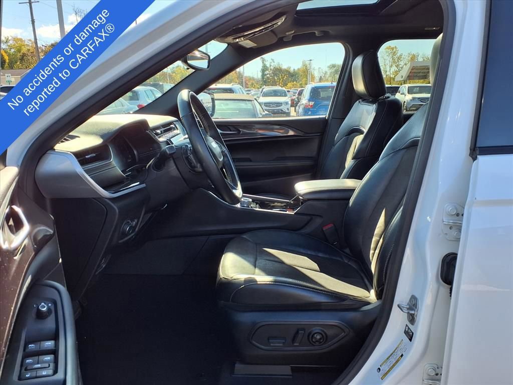 Used 2022 Jeep Grand Cherokee Altitude image 17