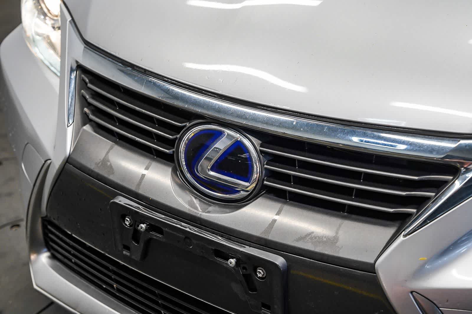 Used 2015 Lexus CT 200h w/ Navigation Package FWD image 8
