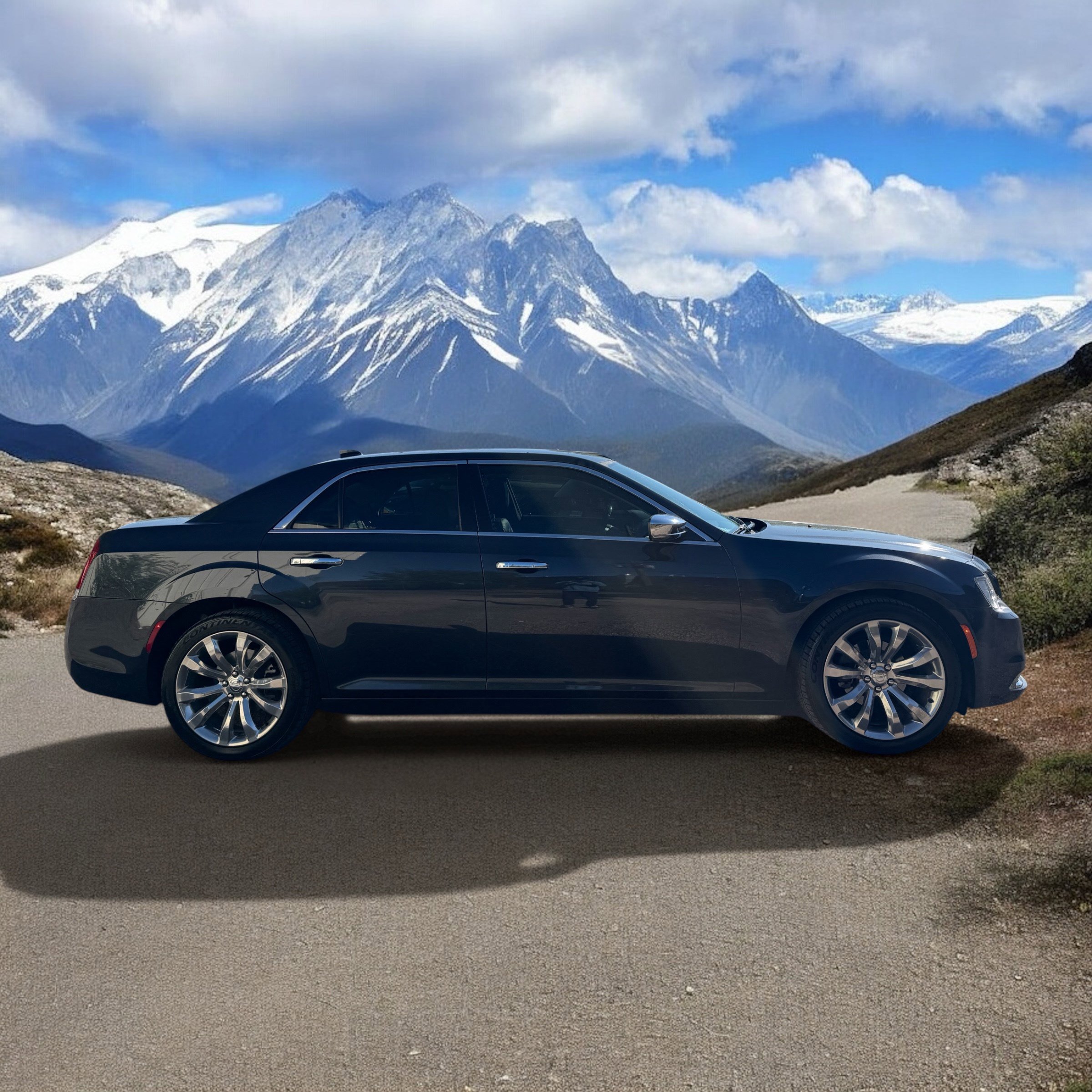 Used 2018 Chrysler 300 Limited w/ Safetytec Plus Group RWD image 6