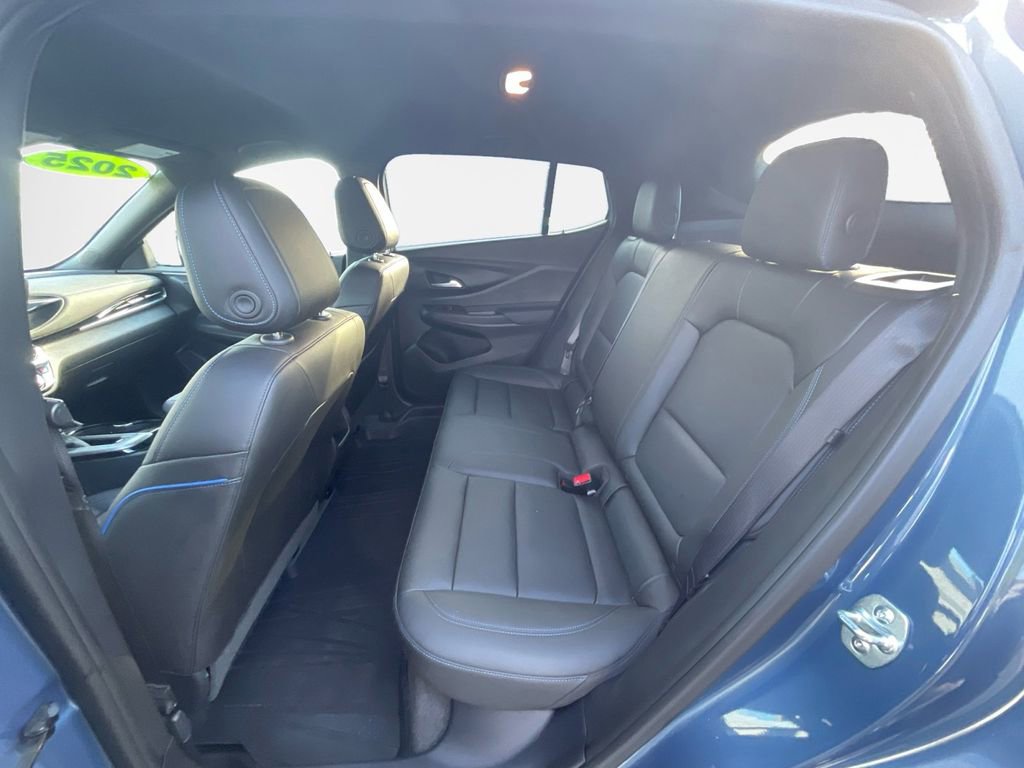 Used 2025 Buick Envista Sport Touring w/ Convenience I Package FWD image 22