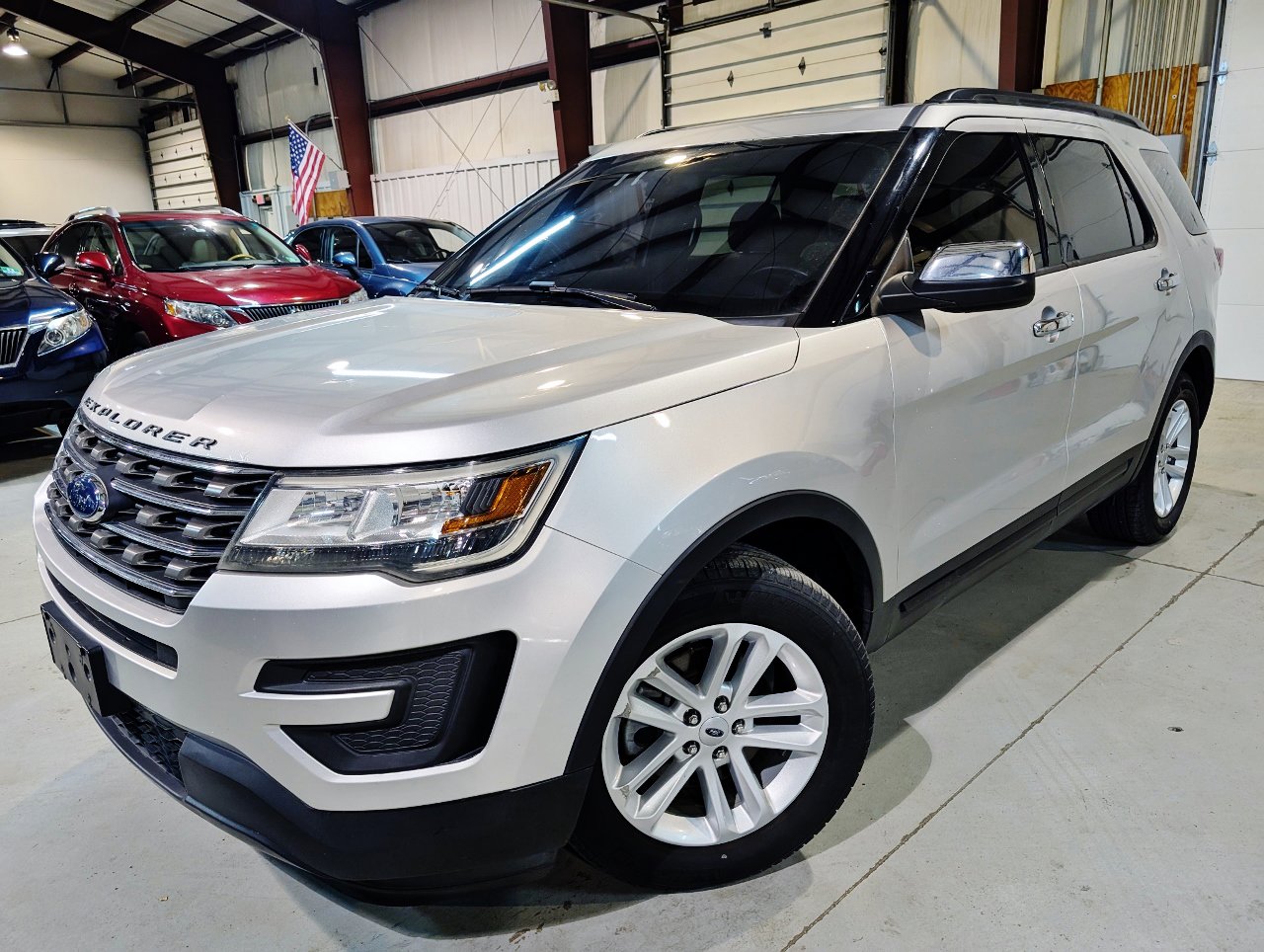 Used 2017 Ford Explorer FWD image 1