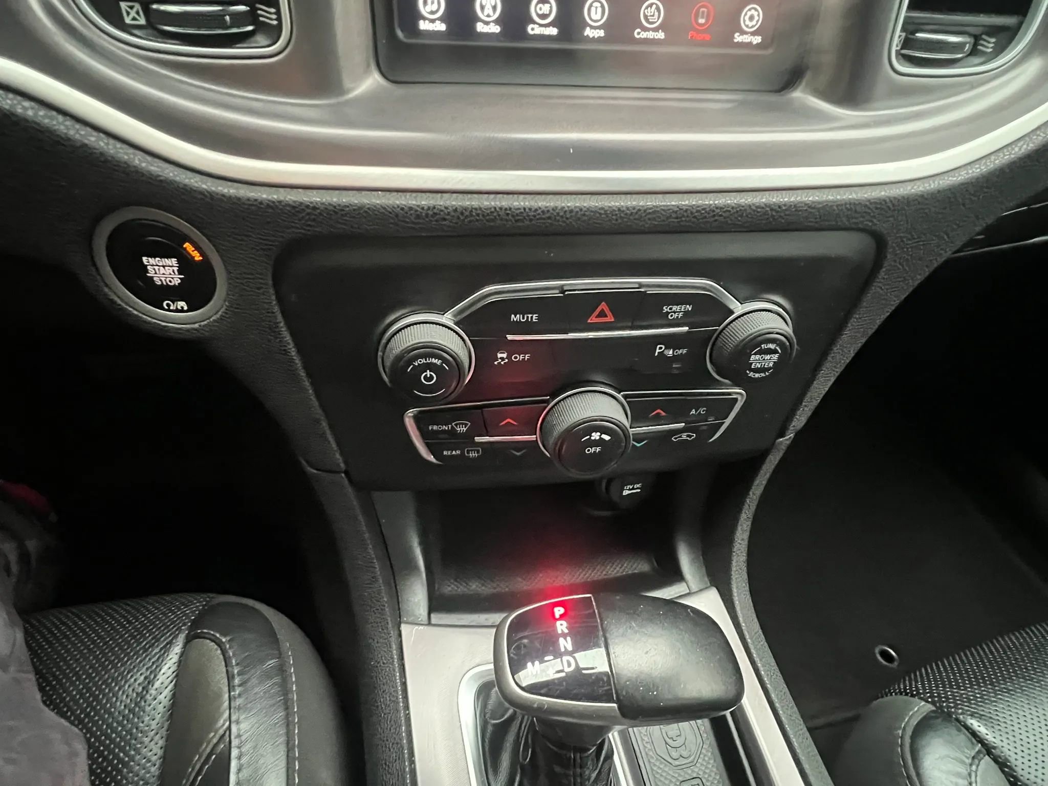 Used 2020 Dodge Charger SXT w/ Leather Interior Group RWD image 23