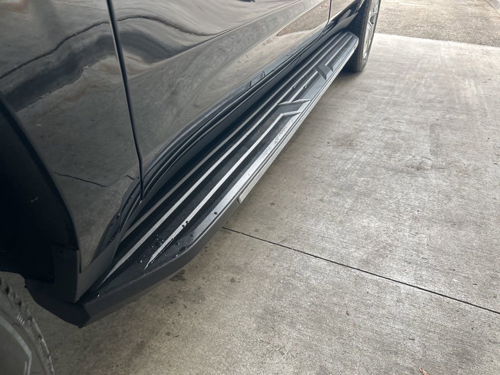 Used 2024 Chevrolet Suburban High Country w/ Advanced Technology Package image 19