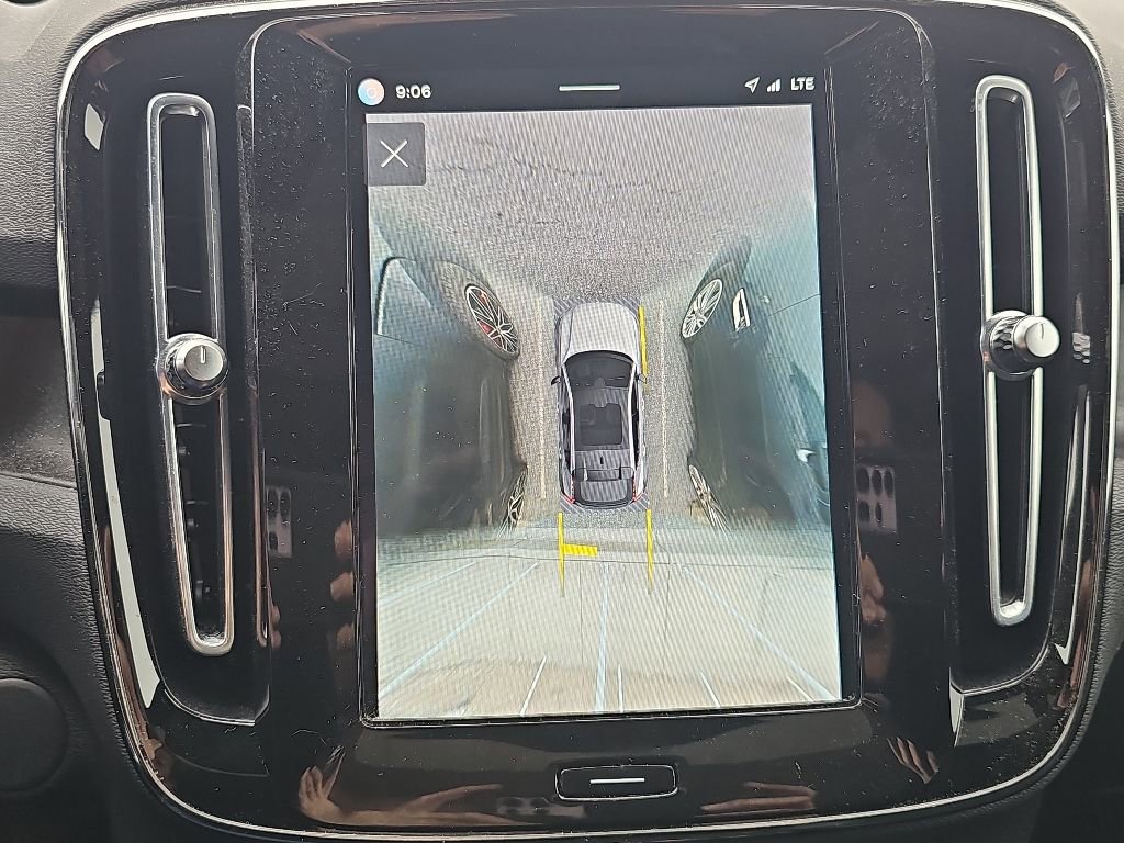 Certified 2023 Volvo C40 P8 Recharge Plus AWD/4WD image 10