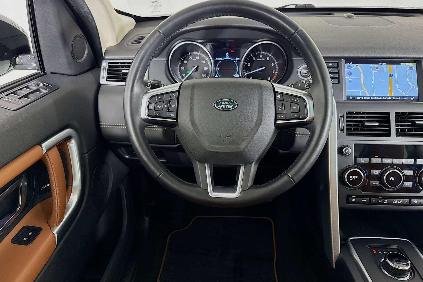 Used 2017 Land Rover Discovery Sport HSE Luxury image 5