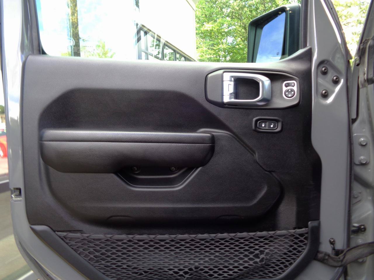 Used 2021 Jeep Wrangler Unlimited Rubicon w/ Dual Top Group AWD/4WD image 16
