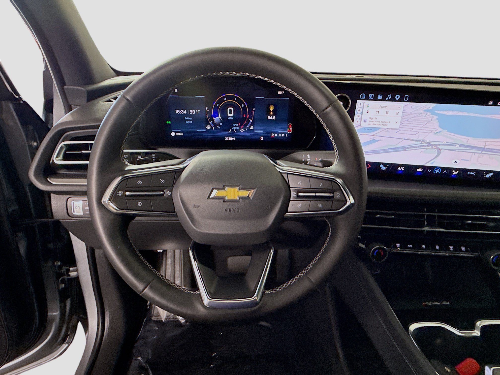 Used 2026 Chevrolet Traverse LT FWD image 13