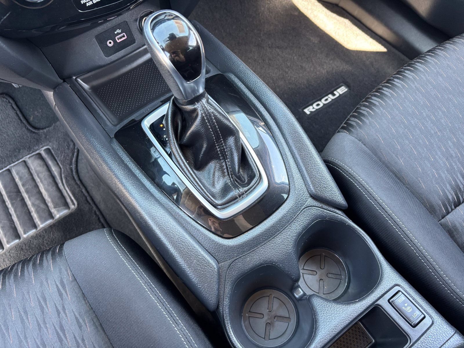 Used 2020 Nissan Rogue SV FWD image 26