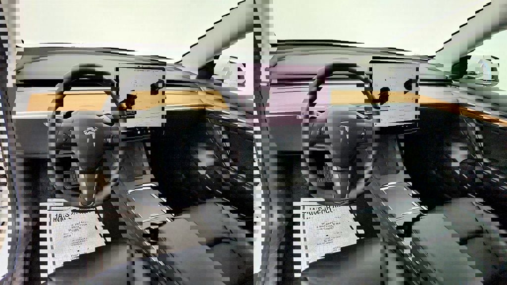 Used 2023 Tesla Model 3 Standard Range image 12