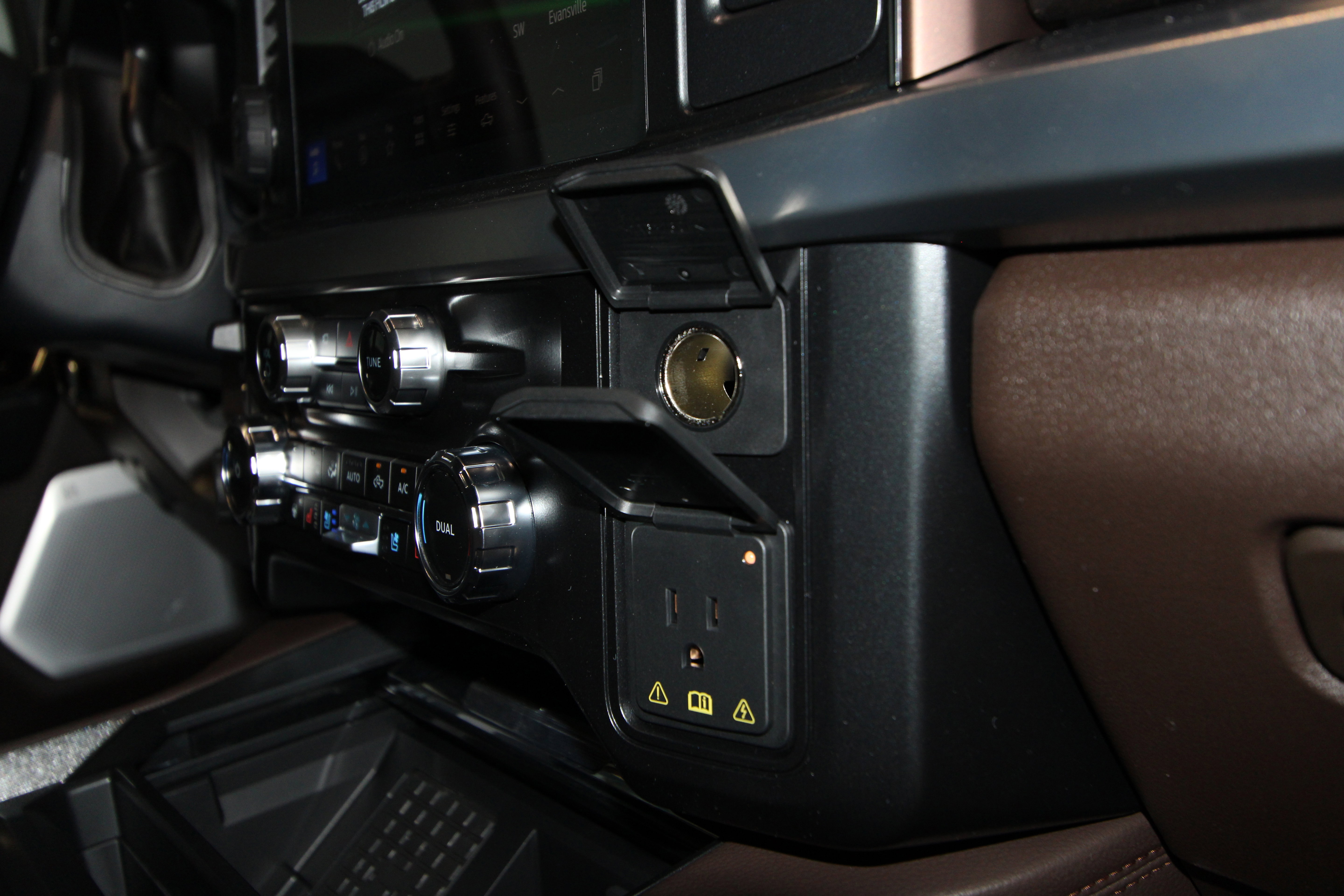 New 2025 Ford F350 King Ranch w/ Chrome Package image 26